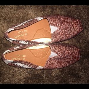 Size 9 ladies football casual shoes